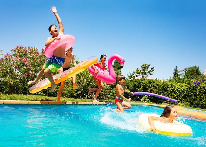 Comment profiter de sa piscine cet été : conseils et astuces