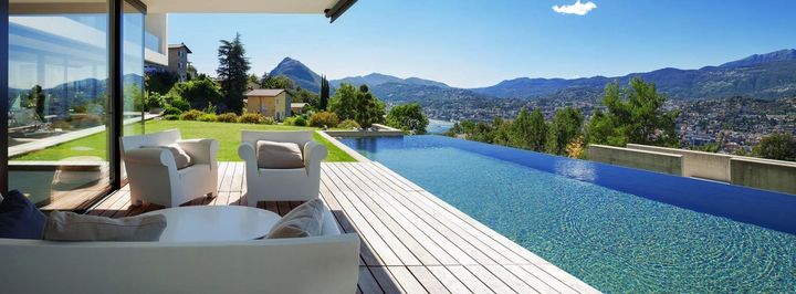 Exemple de piscine à débordement